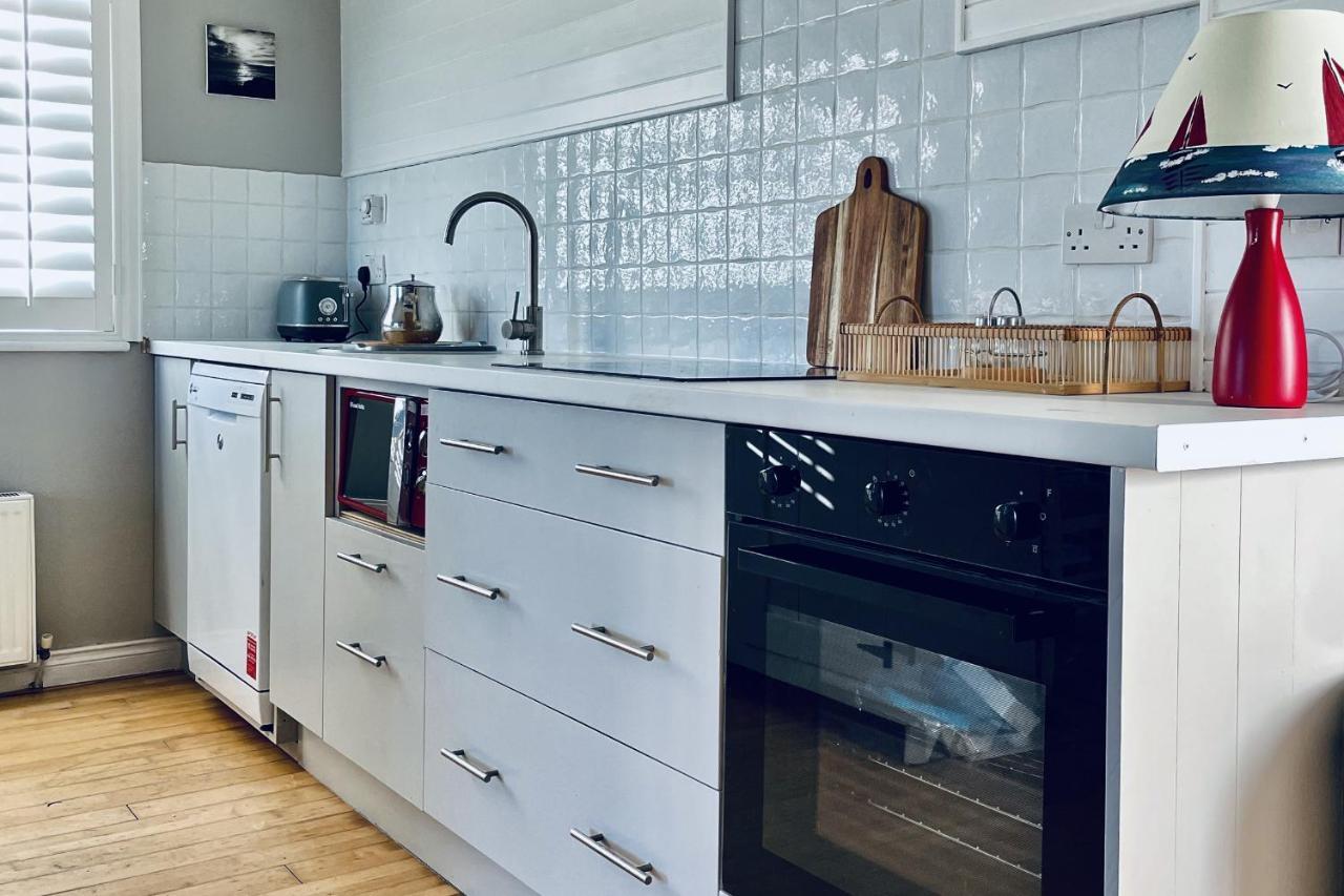 Wavecrest Holiday Cottage By Trident Holiday Homes Garryvoe Exteriér fotografie